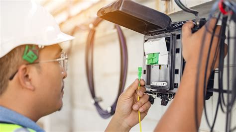 What Does a Fiber Optic Technician Do?