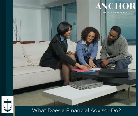 What Does a Financial News Anchor Do?