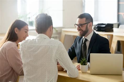 What Does a Financial Representative Do?