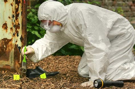 What Does a Forensic Science Technician Do?