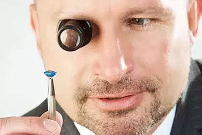 What Does a Gemologist Do?