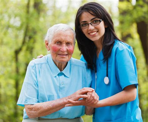 What Does a Geriatric Nurse Do?