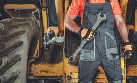 What Does a Heavy Machinery Mechanic Do?