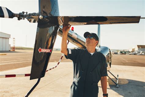What Does a Helicopter Mechanic Do?