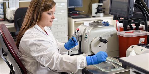 What Does a Histologic Technician Do?