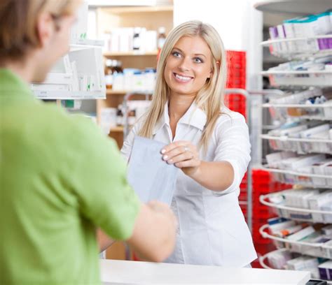 What Does a Hospital Pharmacist Do?
