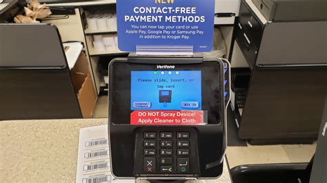 What Does a Kroger Cashier Do?