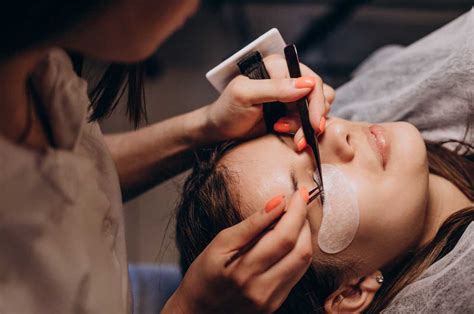 What Does a Lash Technician Do?