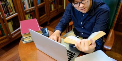 What Does a Law Librarian Do?
