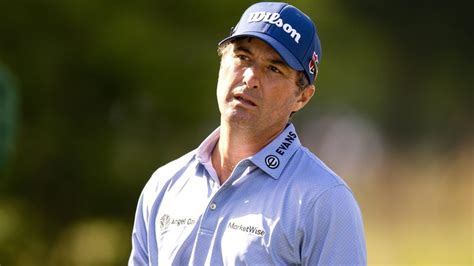What Does a Lead Golf Analyst Do?