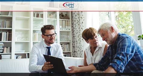 What Does a Leasing Consultant Do?
