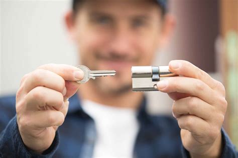 What Does a Locksmith Do?