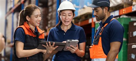 What Does a Logistics Specialist Do?