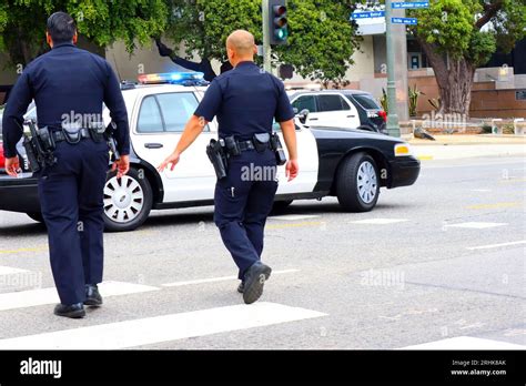 What Does a Los Angeles Police Officer Do?
