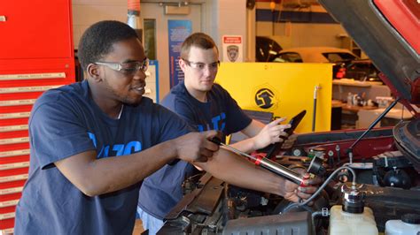 What Does a Lube Technician Do?