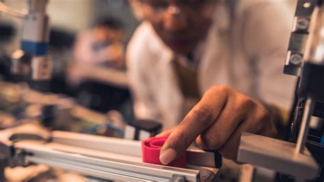 What Does a Materials Engineer Do?