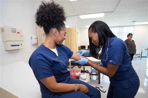 What Does a Med Aide Do?