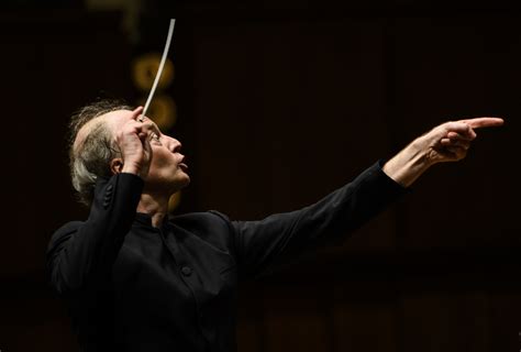 What Does a Music Conductor Do?