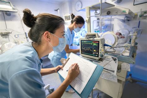What Does a Neonatal ICU Nurse Do?