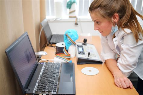 What Does a Neuroscientist Do?
