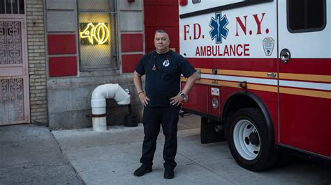 What Does a New York Paramedic Do?