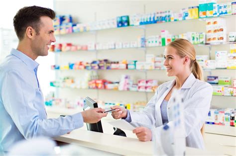 What Does a Pharmacist in Comprehensive Pharmacy Services Do?