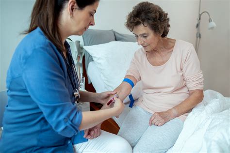 What Does a Phlebotomist in Florida Do? A Day in the Life of a Healthcare Essential