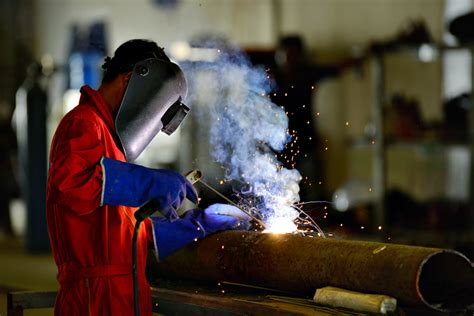 What Does a Pipe Welder Do?