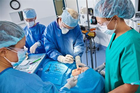 What Does a Plastic Surgeon Do?
