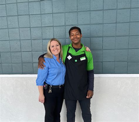 What Does a Publix Regional Manager Do?