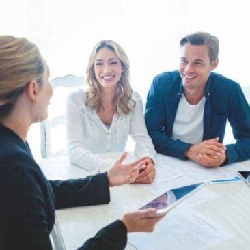 What Does a Relationship Banker at Chase Do?
