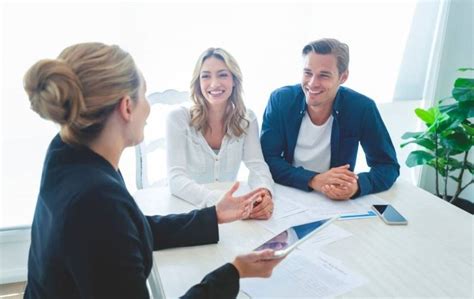 What Does a Relationship Banker Do?