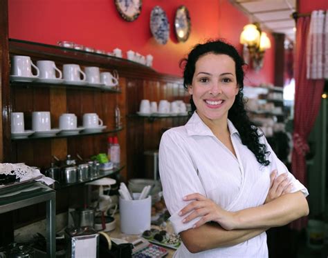 What Does a Restaurant Owner Do?