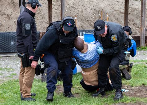 What Does a Seattle Police Officer Do?
