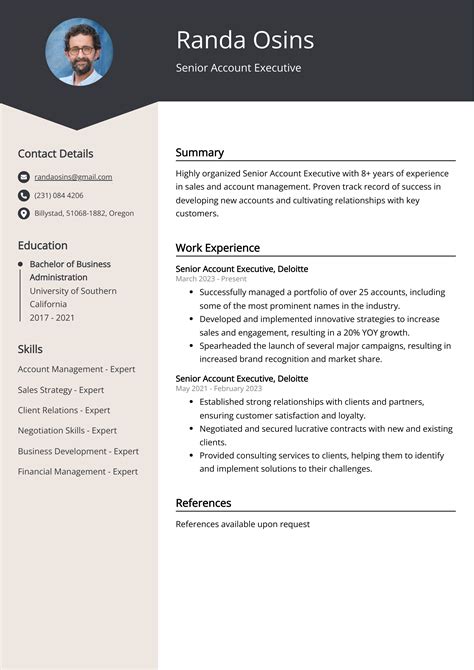 What Does a Senior Account Executive Do?