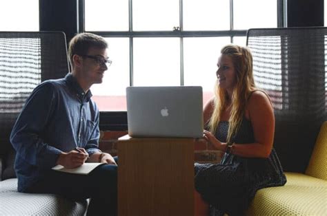 What Does a Senior Buyer Do?