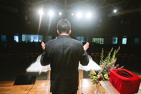 What Does a Senior Pastor Do?