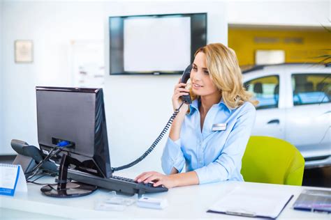 What Does a Service Advisor Do?
