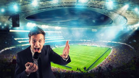 What Does a Sports Announcer Do?