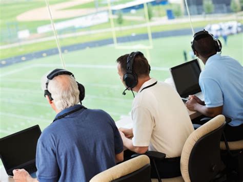 What Does a Sports Broadcaster Do?