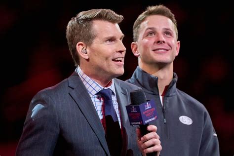 What Does a Sports Broadcaster (like Scott Hanson) Do?
