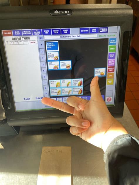 What Does a Taco Bell Manager Do?