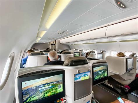 What Does a Top Airline Executive Do?