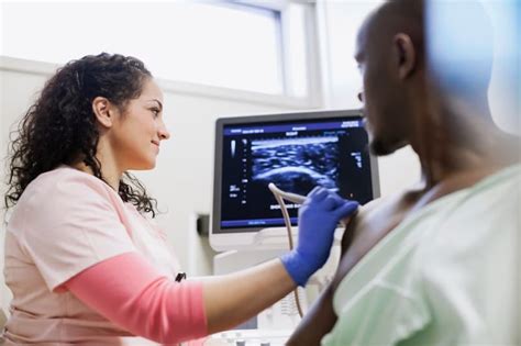What Does a Traveling Ultrasound Tech Do?
