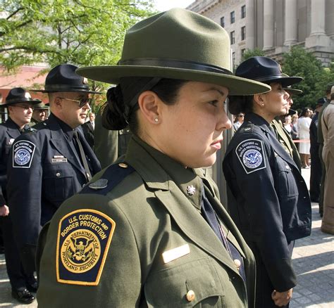 What Does a U.S. Customs Officer Do?