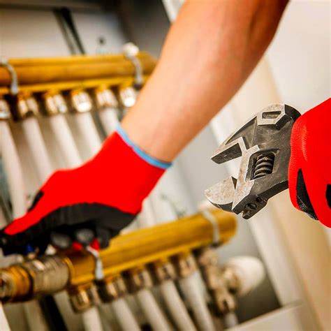 What Does a Union Plumber Do?