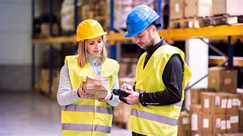 What Does a Warehouse Supervisor Do?