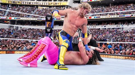 What Does a WWE Wrestler Do?