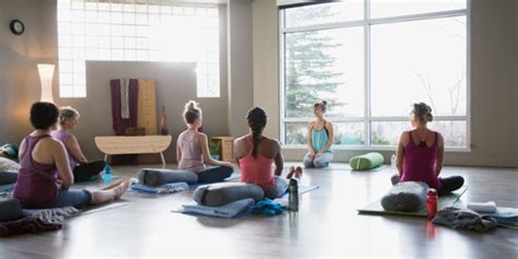 What Does a Yoga Instructor Do?