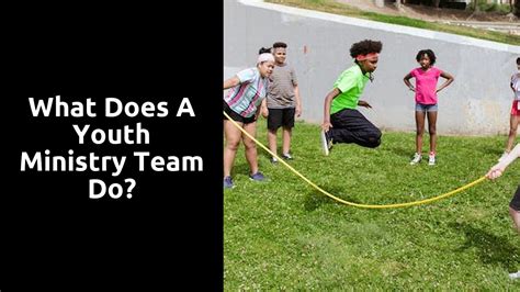 What Does a Youth Pastor Do?